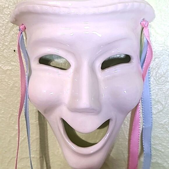 White Mask Wall Art with Ribbon Streamers - Picture 2 of 4